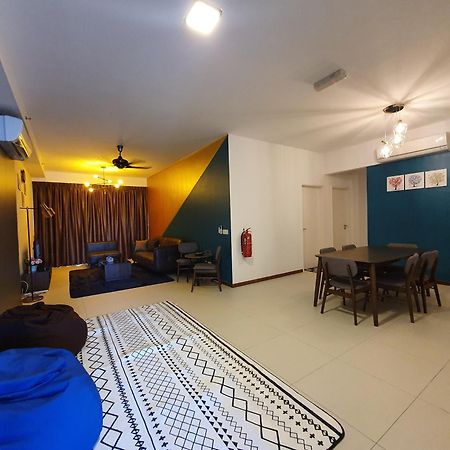 The Landmark By Katana 3Br To 4Br Luxury Seaview Landmark Homestay At Gurney 15-16Pax 无敌海景套房 Tanjung Tokong Eksteriør billede