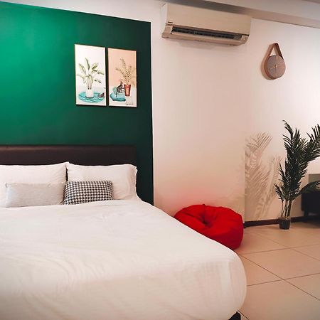 The Landmark By Katana 3Br To 4Br Luxury Seaview Landmark Homestay At Gurney 15-16Pax 无敌海景套房 Tanjung Tokong Eksteriør billede